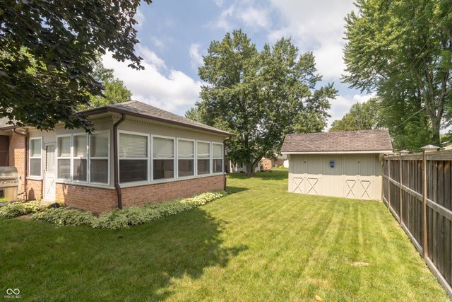 204 Creek Wood Drive, Greenfield, IN 46140