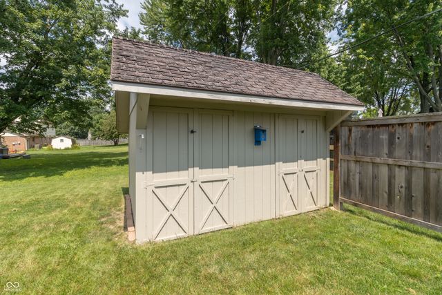 204 Creek Wood Drive, Greenfield, IN 46140