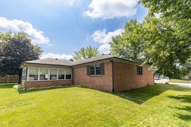 204 Creek Wood Drive, Greenfield, IN 46140