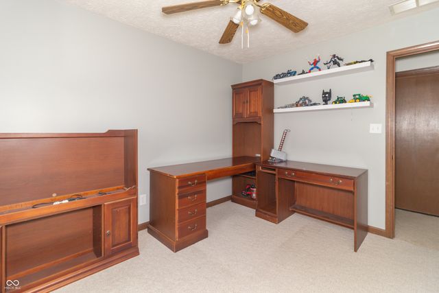 204 Creek Wood Drive, Greenfield, IN 46140