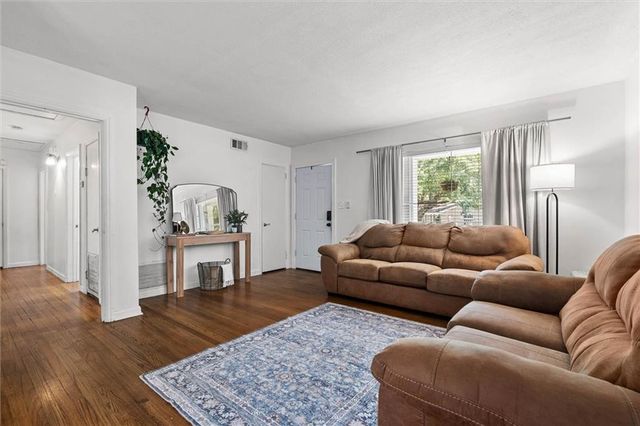 604 Barksdale Drive W, Mobile, AL 36606