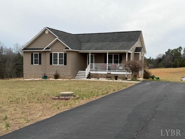216 Avery Lane, Appomattox, VA 24522