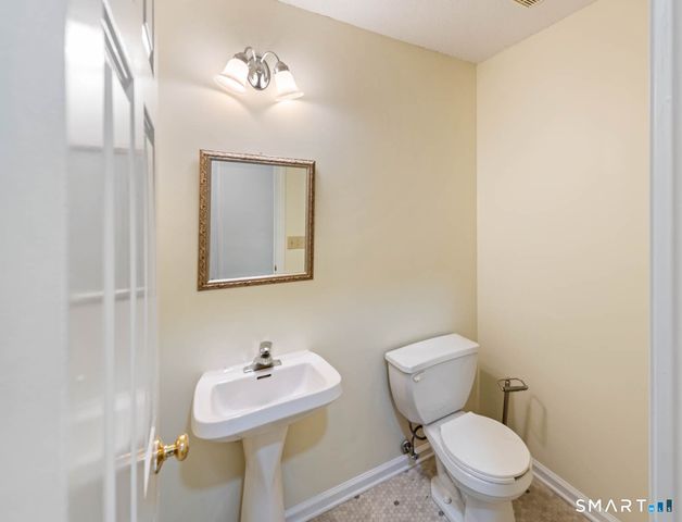26 Fox Hollow 26, Avon, CT 06001
