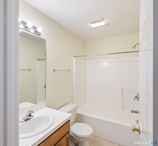 26 Fox Hollow 26, Avon, CT 06001