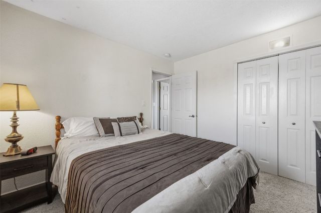 990 S 5th St, Marion, IA 52302