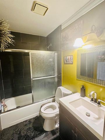 6198 Wauconda Way W, Lake Worth, FL 33463