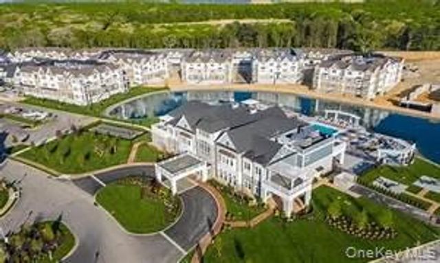 17101 Aspenwood Drive, Plainview, NY 11803