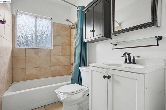 1110 Buena Vista Ave, Alameda, CA 94501