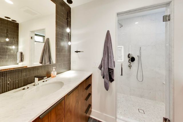 1029 N Honore Street, Chicago, IL 60622