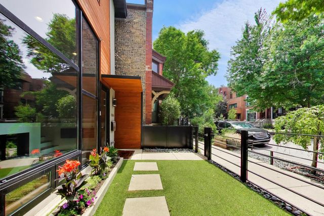 1029 N Honore Street, Chicago, IL 60622
