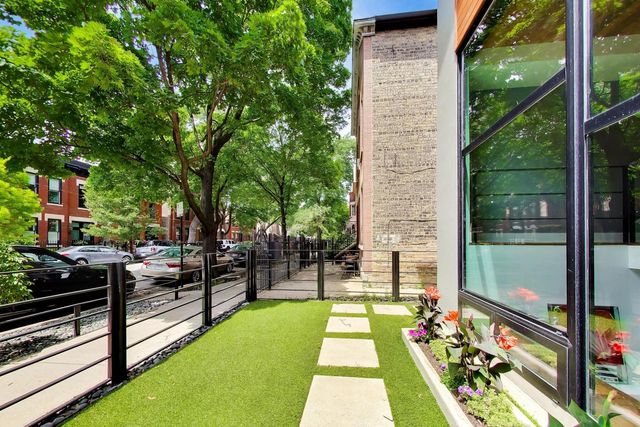1029 N Honore Street, Chicago, IL 60622