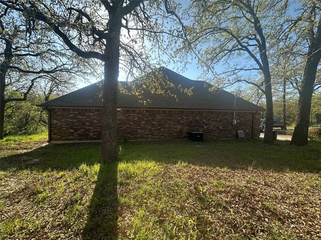 1550 Three Skillet Road, Springtown, TX 76082