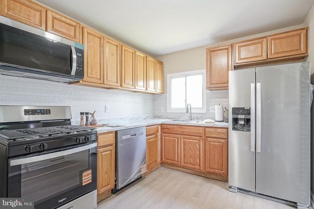 220 COLLEGE DR, Pemberton, NJ 08068