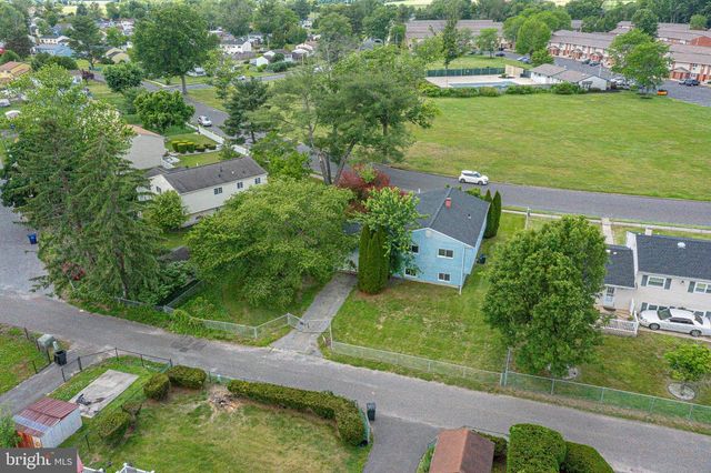 220 COLLEGE DR, Pemberton, NJ 08068