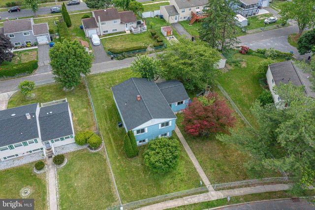 220 COLLEGE DR, Pemberton, NJ 08068