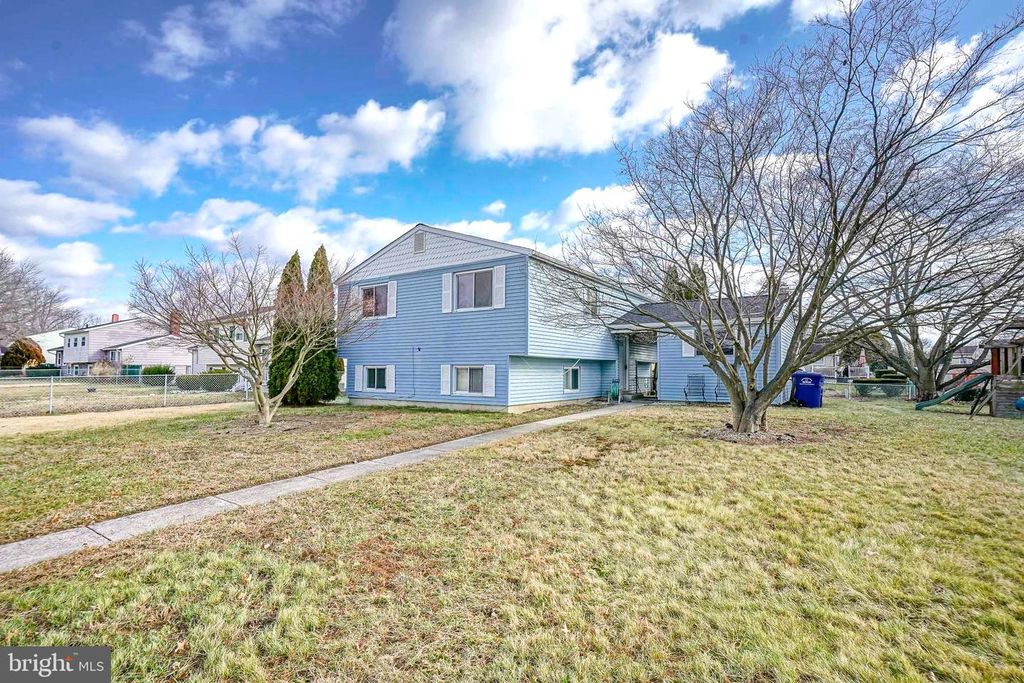 220 COLLEGE DR, Pemberton, NJ 08068