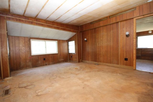 11888 S 42nd Street, Scotts, MI 49088