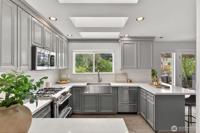 7700 California Avenue SW, Seattle, WA 98136