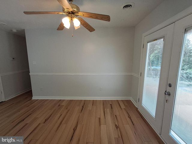 10 HICKORY RIDGE DR, Fredericksburg, VA 22405