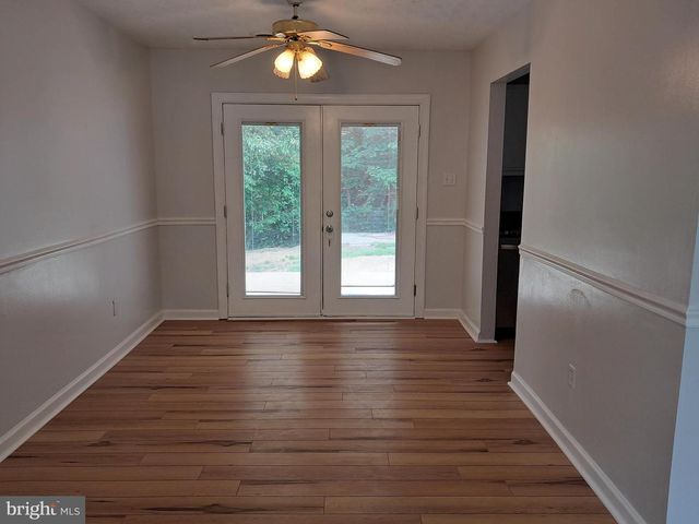 10 HICKORY RIDGE DR, Fredericksburg, VA 22405