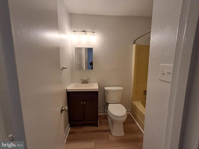 10 HICKORY RIDGE DR, Fredericksburg, VA 22405
