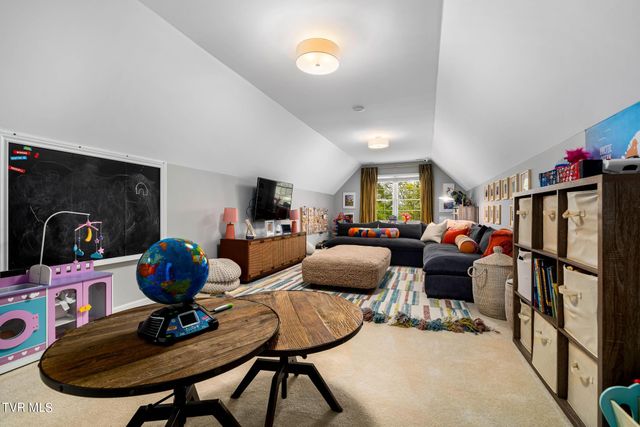 112 Black Thorn Drive, Jonesborough, TN 37659