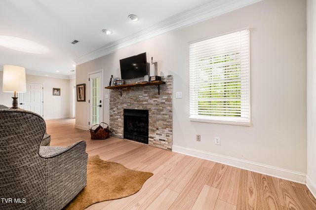 112 Black Thorn Drive, Jonesborough, TN 37659