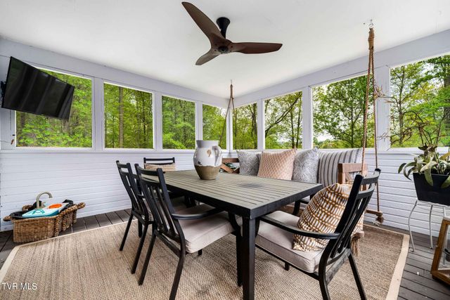 112 Black Thorn Drive, Jonesborough, TN 37659