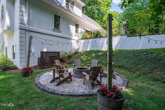 112 Black Thorn Drive, Jonesborough, TN 37659