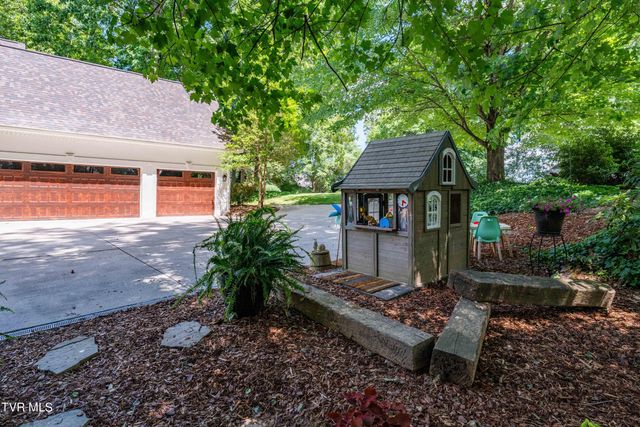 112 Black Thorn Drive, Jonesborough, TN 37659