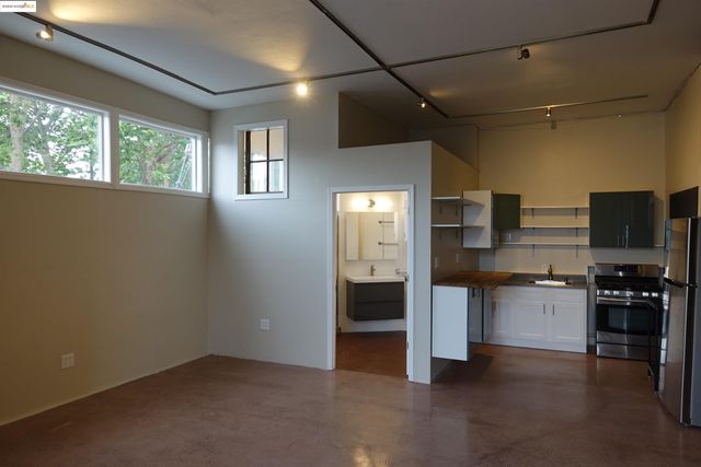 3403 Harlan St, Oakland, CA 94608