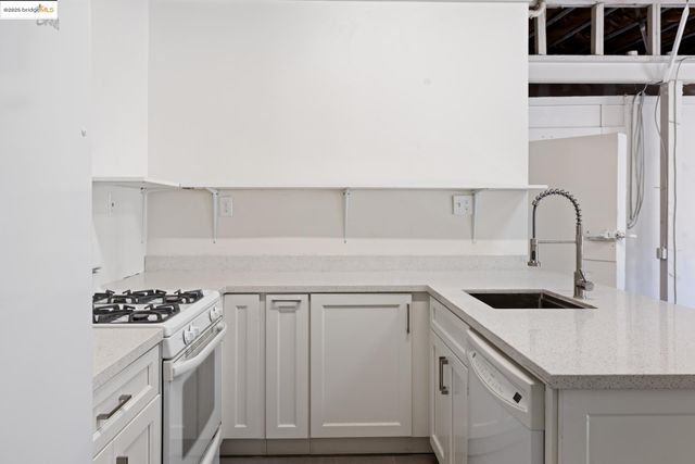 3403 Harlan St, Oakland, CA 94608