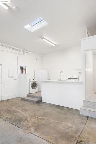 3403 Harlan St, Oakland, CA 94608