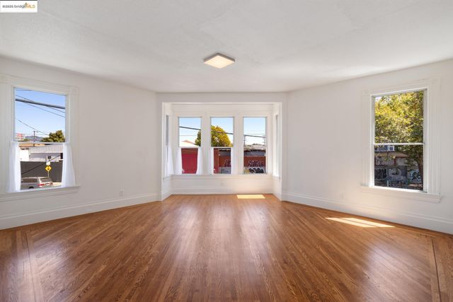 3403 Harlan St, Oakland, CA 94608