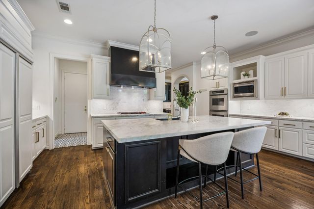 4817 Linden Street, Bellaire, TX 77401