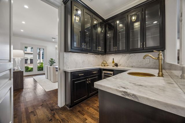 4817 Linden Street, Bellaire, TX 77401