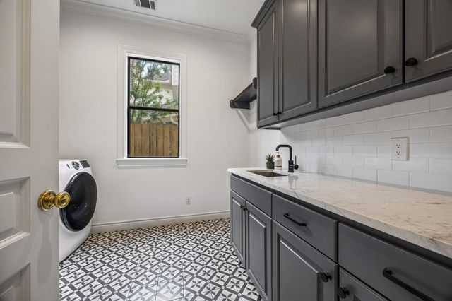 4817 Linden Street, Bellaire, TX 77401