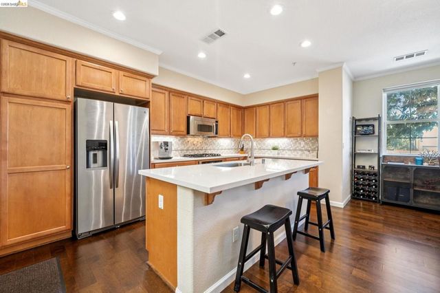 2101 Jetty Dr, Richmond, CA 94804