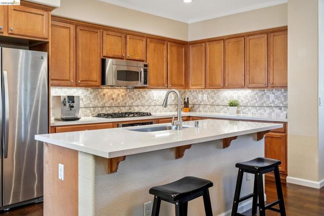 2101 Jetty Dr, Richmond, CA 94804