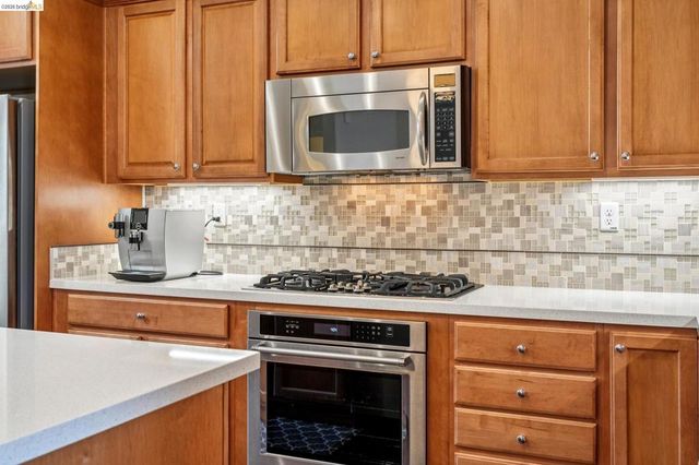 2101 Jetty Dr, Richmond, CA 94804