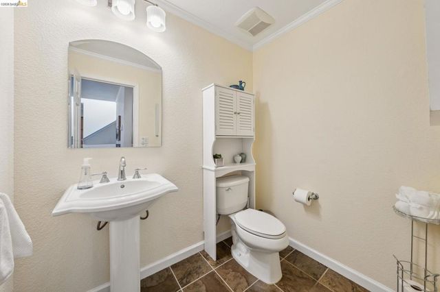 2101 Jetty Dr, Richmond, CA 94804