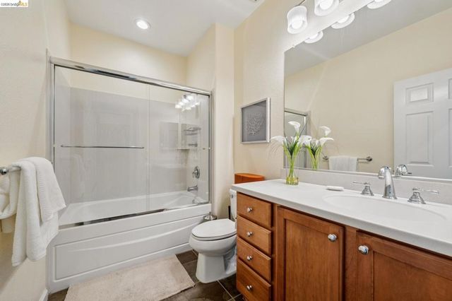 2101 Jetty Dr, Richmond, CA 94804