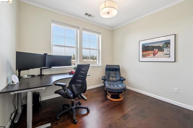 2101 Jetty Dr, Richmond, CA 94804