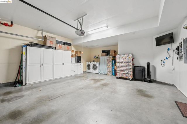 2101 Jetty Dr, Richmond, CA 94804