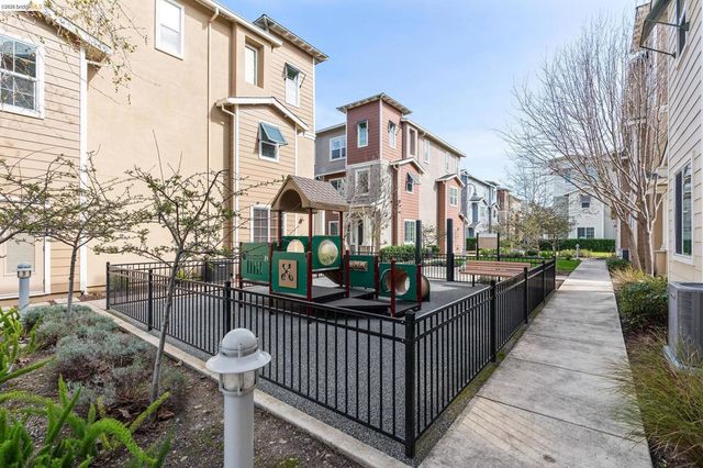 2101 Jetty Dr, Richmond, CA 94804