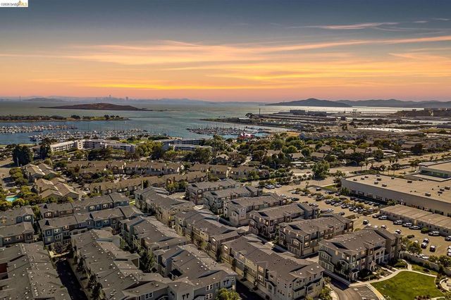 2101 Jetty Dr, Richmond, CA 94804