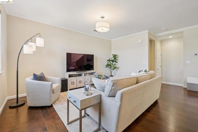 2101 Jetty Dr, Richmond, CA 94804