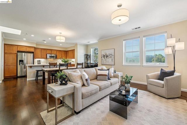 2101 Jetty Dr, Richmond, CA 94804