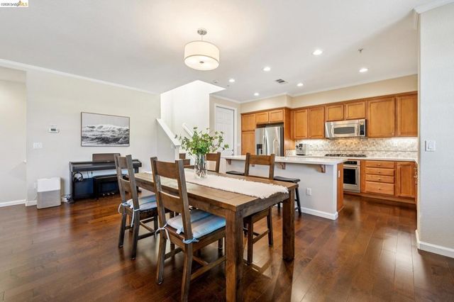 2101 Jetty Dr, Richmond, CA 94804