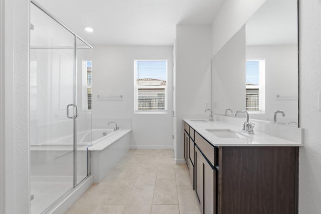 8256 Seahorse Way, Elk Grove, CA 95757